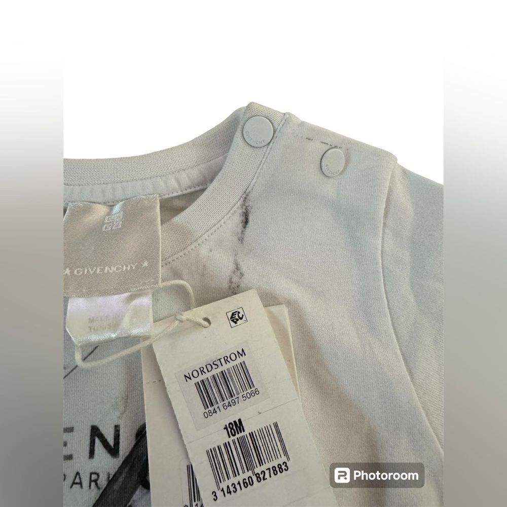 Givenchy NWT White/Grey Logo Tshirt with fake tears Size 18 Months - Picture 4 of 9